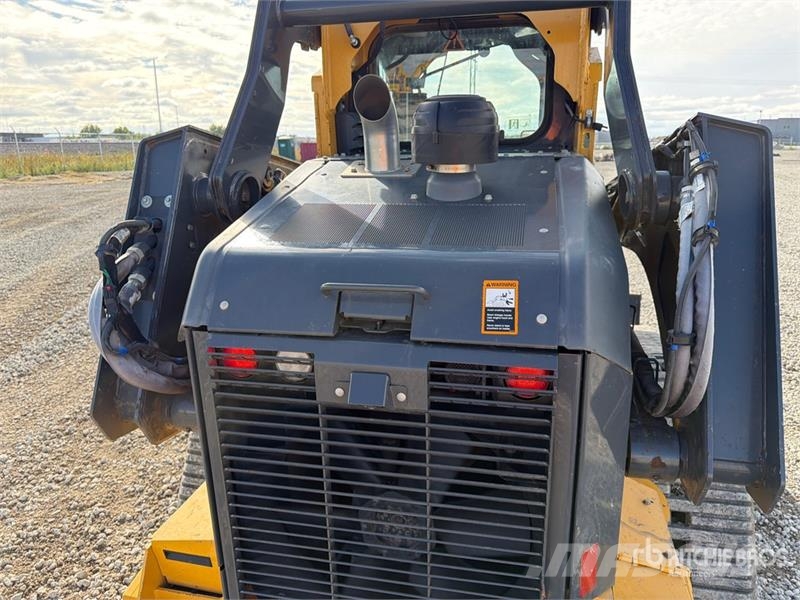John Deere 333G لوادر انزلاقية التوجيه