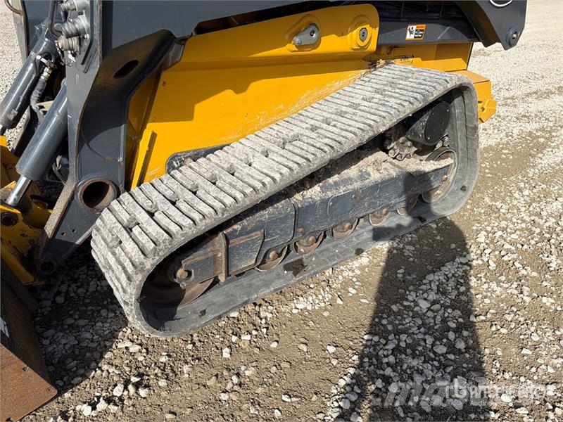 John Deere 333G لوادر انزلاقية التوجيه