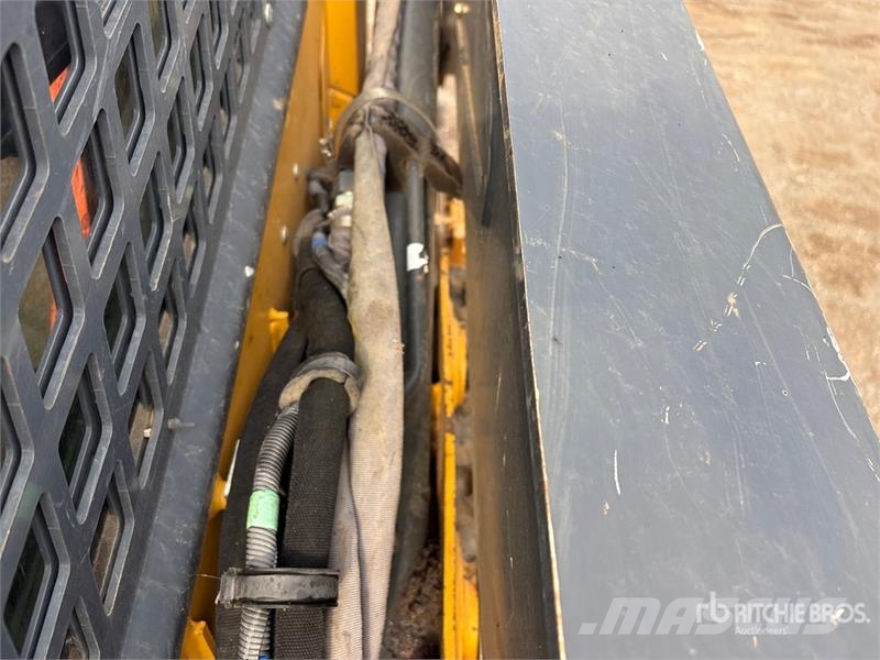 John Deere 333G Skid steer mini nakladalci