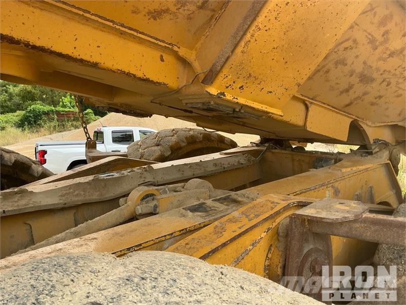 John Deere 400D Knik dumptrucks