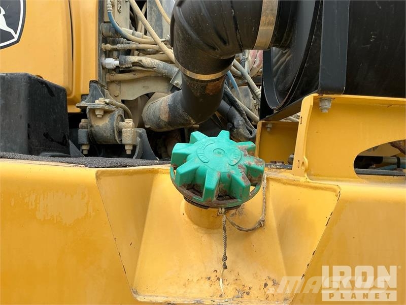 John Deere 400D Knik dumptrucks