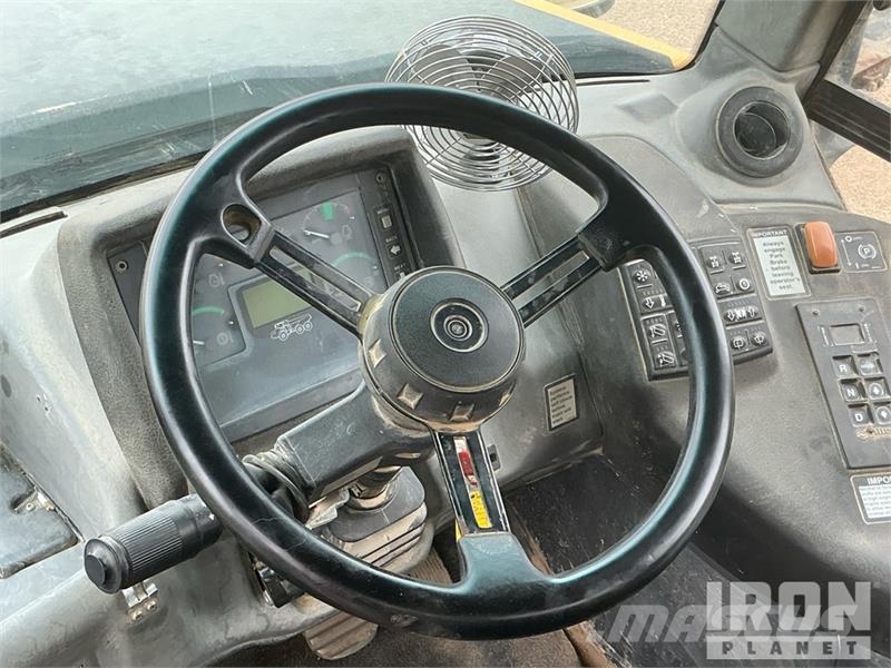 John Deere 400D Knik dumptrucks