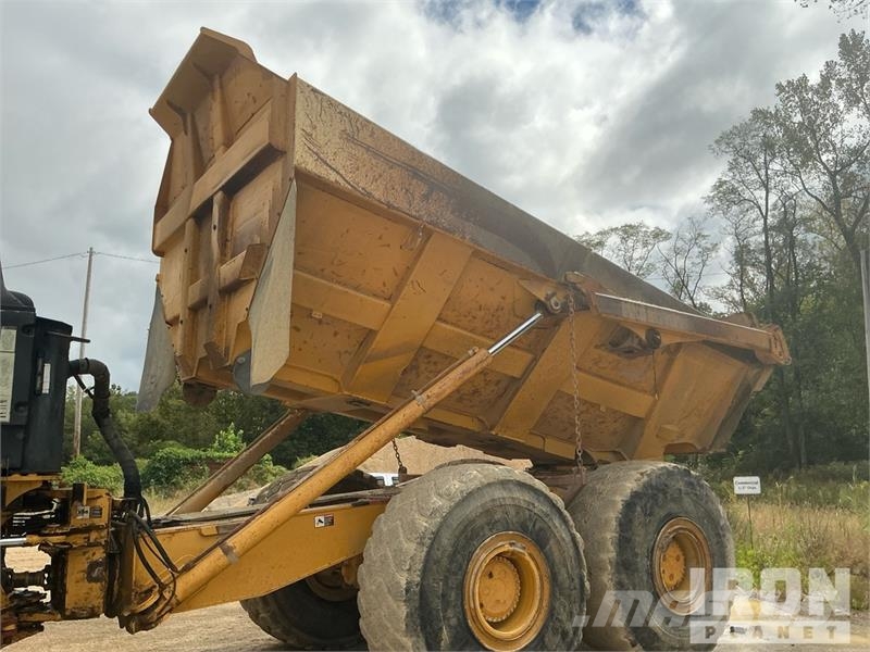 John Deere 400D Knik dumptrucks