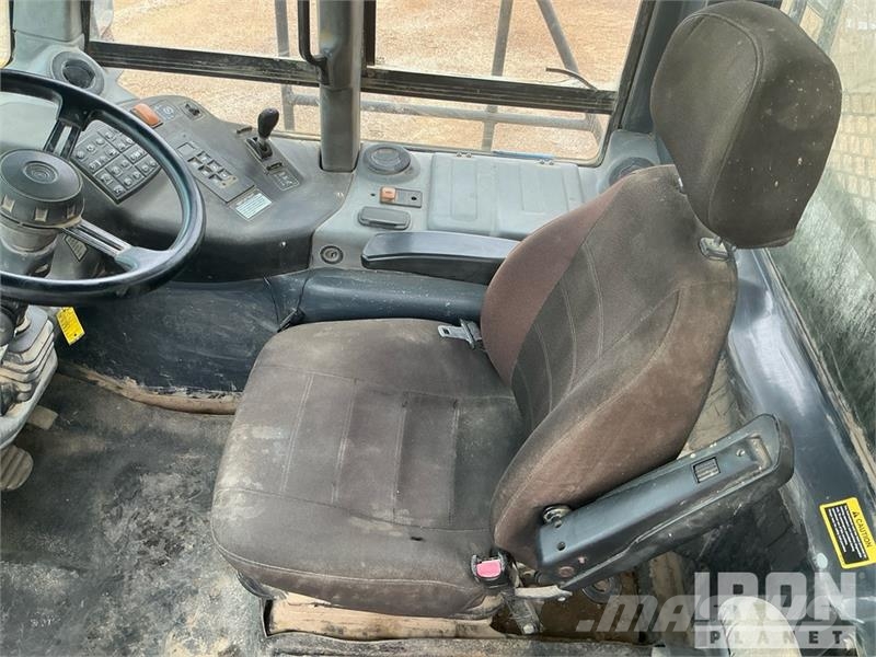 John Deere 400D Knik dumptrucks