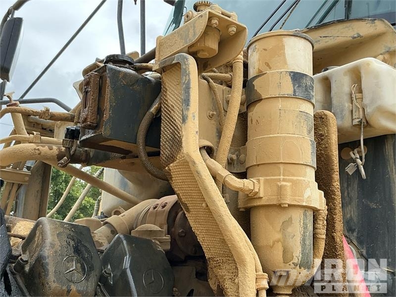 John Deere 400D Knik dumptrucks