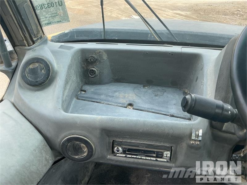 John Deere 400D Knik dumptrucks