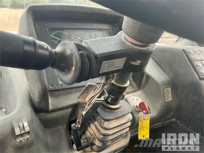 John Deere 400D Knik dumptrucks