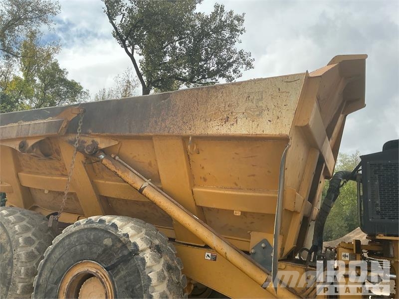 John Deere 400D Knik dumptrucks