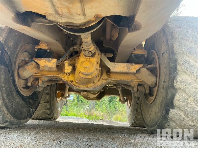 John Deere 400D Knik dumptrucks