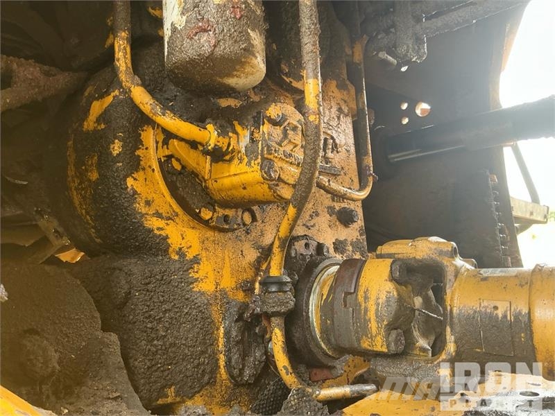 John Deere 400D Knik dumptrucks