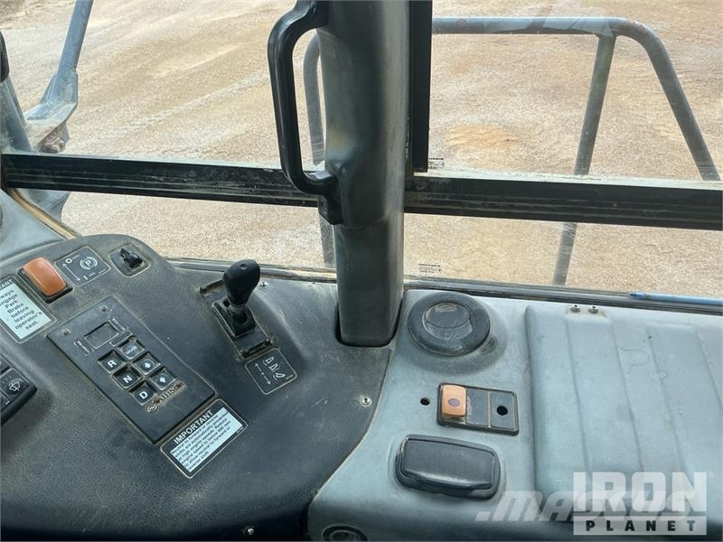 John Deere 400D Knik dumptrucks