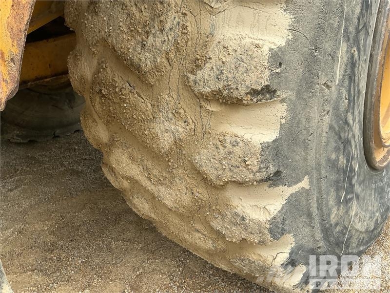 John Deere 400D Knik dumptrucks
