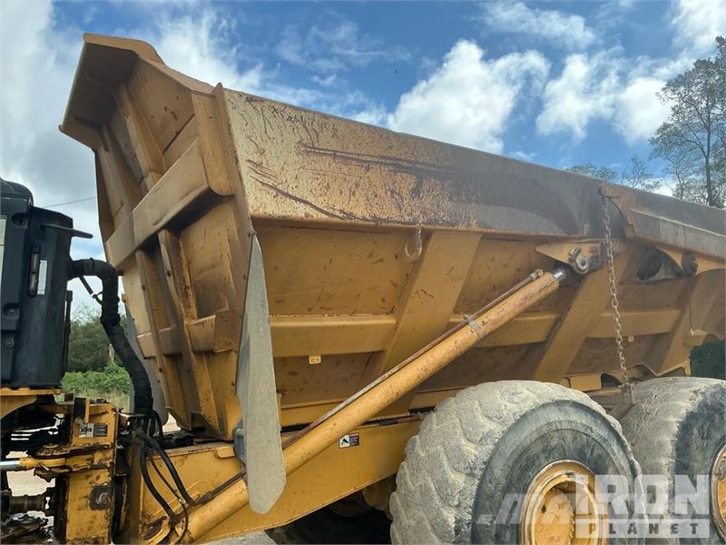 John Deere 400D Knik dumptrucks