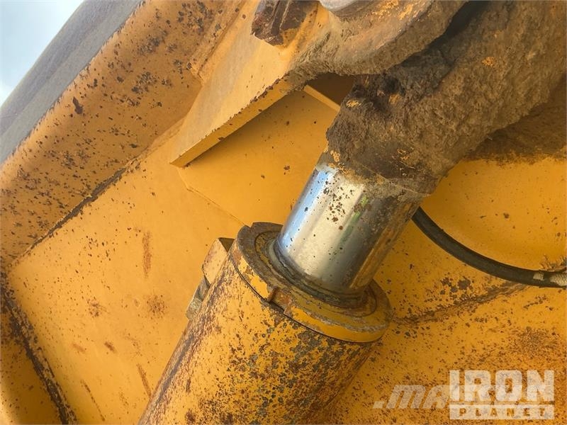 John Deere 400D Knik dumptrucks