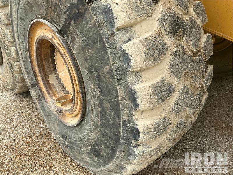 John Deere 400D Knik dumptrucks