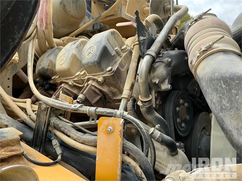John Deere 400D Knik dumptrucks