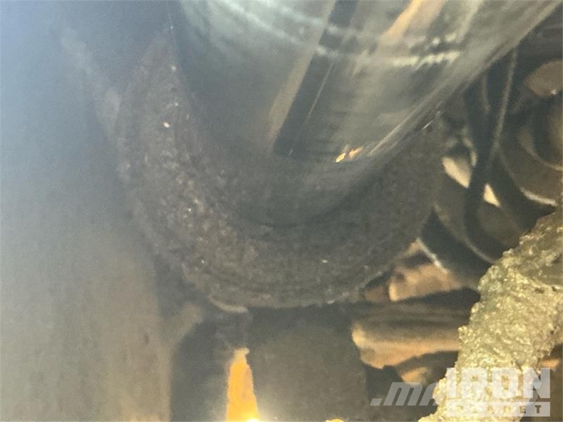 John Deere 400D Knik dumptrucks