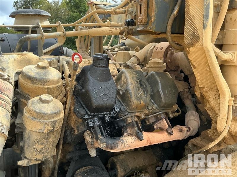 John Deere 400D Knik dumptrucks