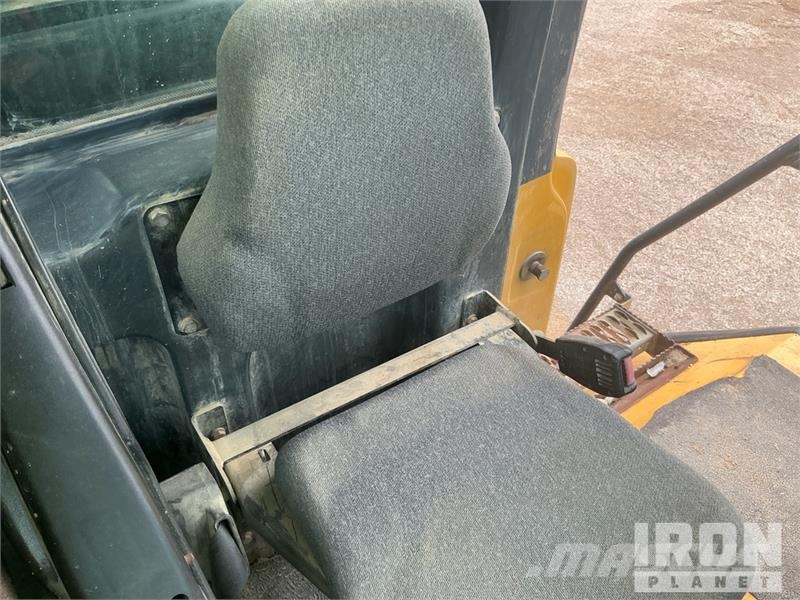 John Deere 400D Knik dumptrucks