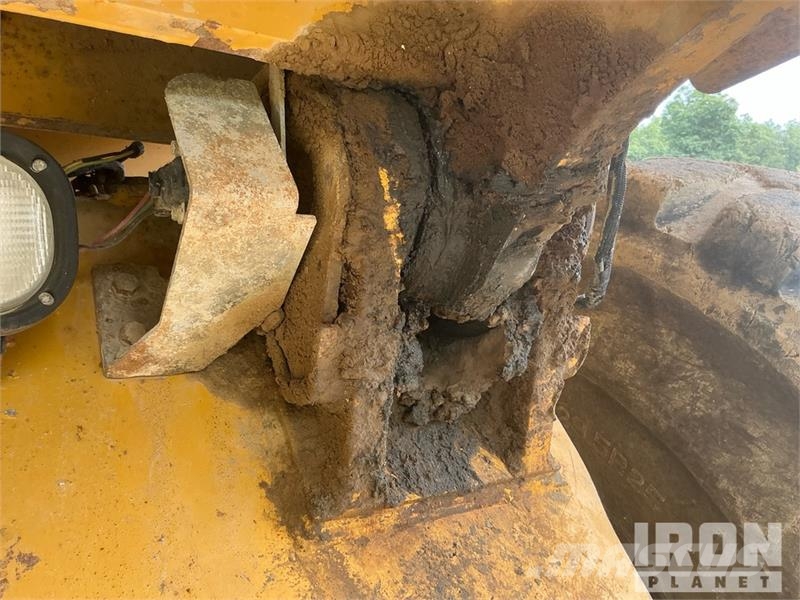 John Deere 400D Knik dumptrucks