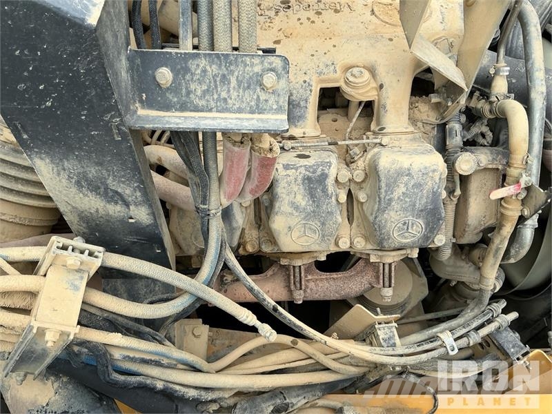 John Deere 400D Knik dumptrucks