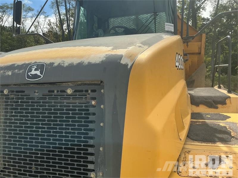 John Deere 400D Knik dumptrucks