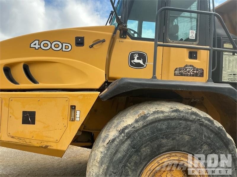 John Deere 400D Knik dumptrucks