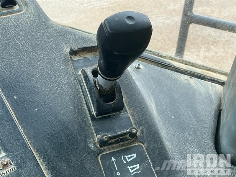 John Deere 400D Knik dumptrucks