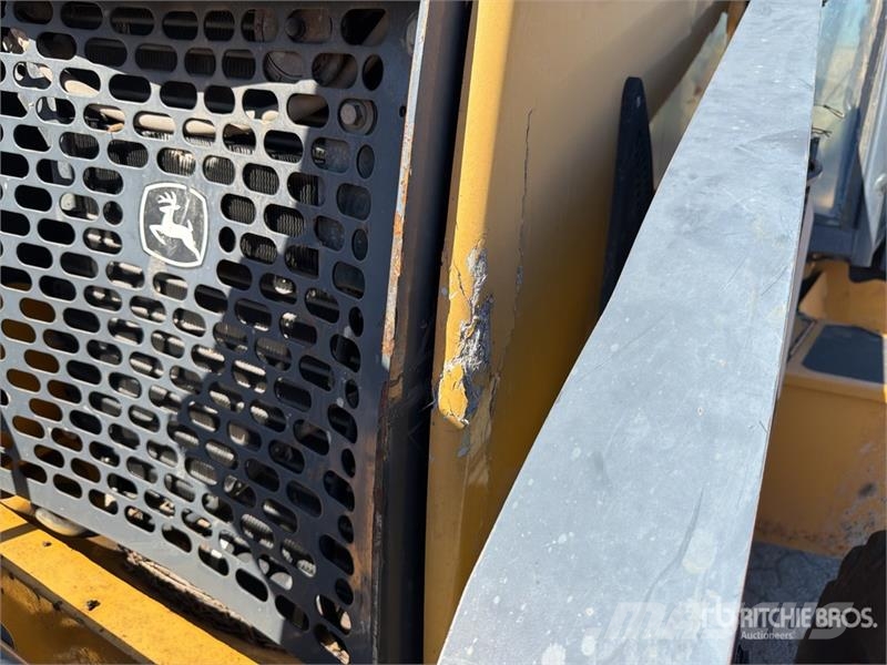 John Deere 410J Kazıcı yükleyiciler - beko loder