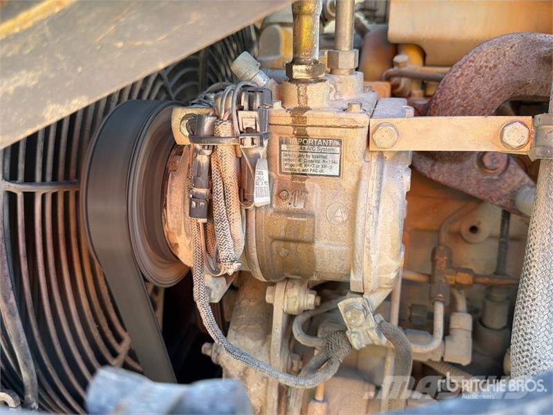 John Deere 410J Kazıcı yükleyiciler - beko loder