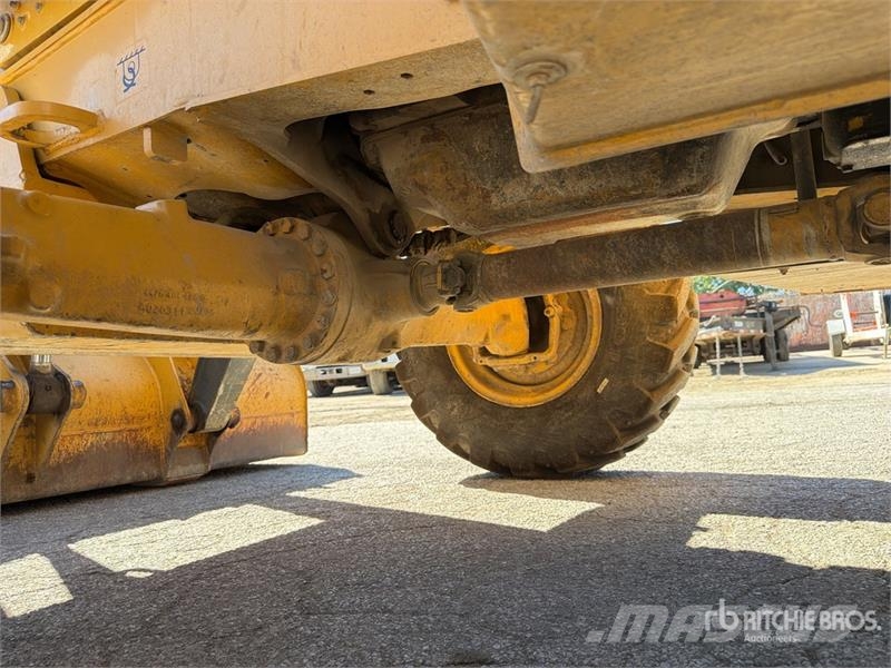 John Deere 410J Kazıcı yükleyiciler - beko loder