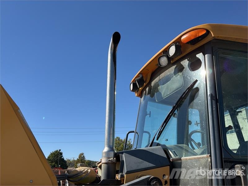 John Deere 410J Kazıcı yükleyiciler - beko loder