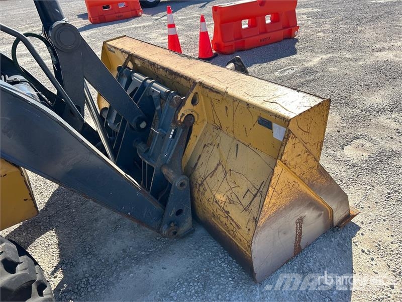 John Deere 410L Retrocargadoras