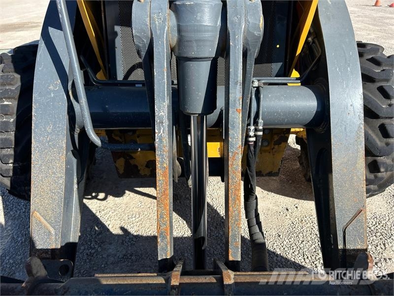 John Deere 410L Retrocargadoras