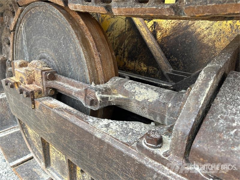 John Deere 450J Crawler Dozer Pásové dozéry