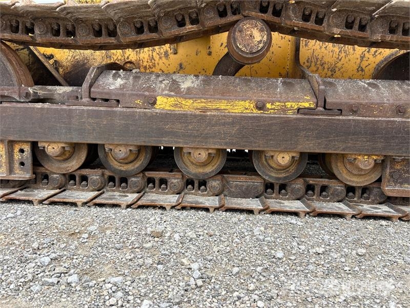 John Deere 450J Crawler Dozer Pásové dozéry