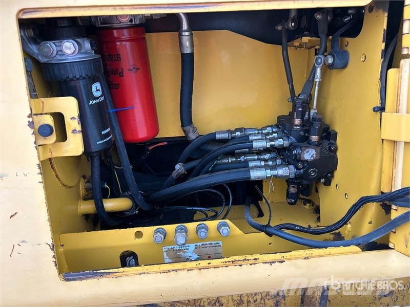 John Deere 450J Crawler Dozer Pásové dozéry