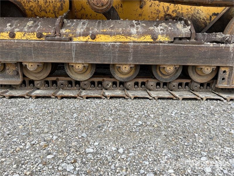 John Deere 450J Crawler Dozer Pásové dozéry
