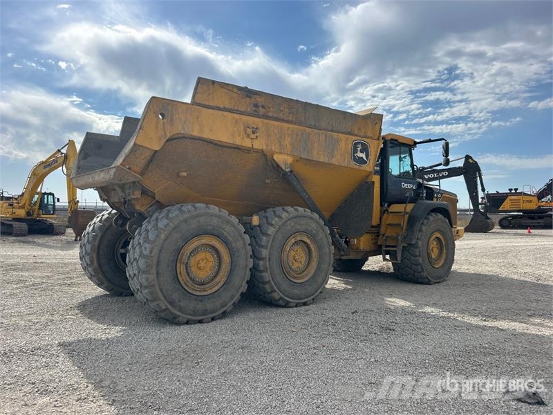 John Deere 460 P-Tier Artikulētie pašizgāzēji