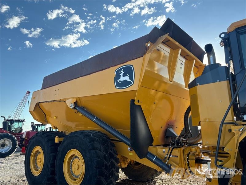 John Deere 460 P-Tier 鉸接式起吊車