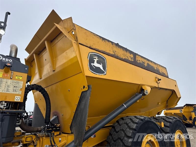 John Deere 460 P-Tier Karjeriniai savivarčiai