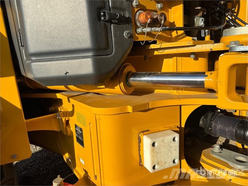 John Deere 460 P-Tier 鉸接式起吊車