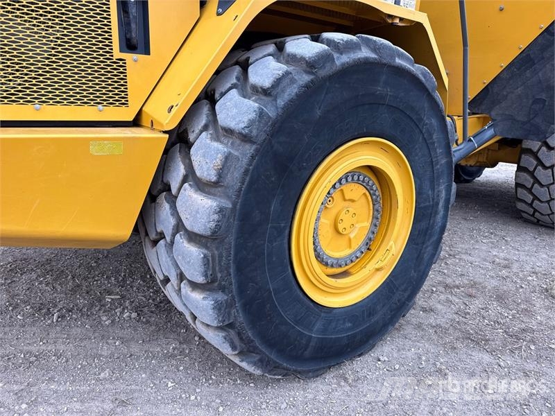 John Deere 460 P-Tier Artikulētie pašizgāzēji