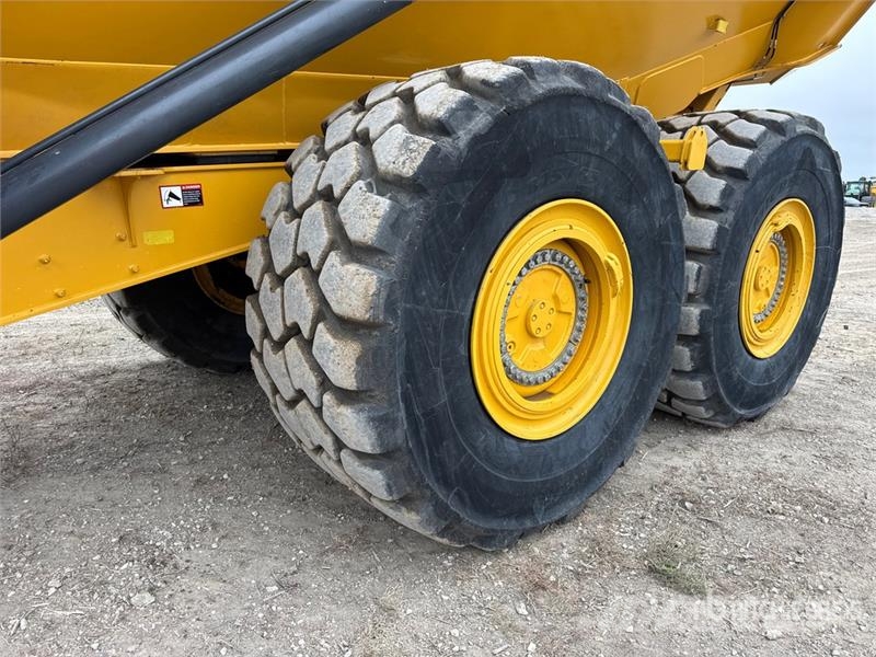 John Deere 460 P-Tier Artikulētie pašizgāzēji
