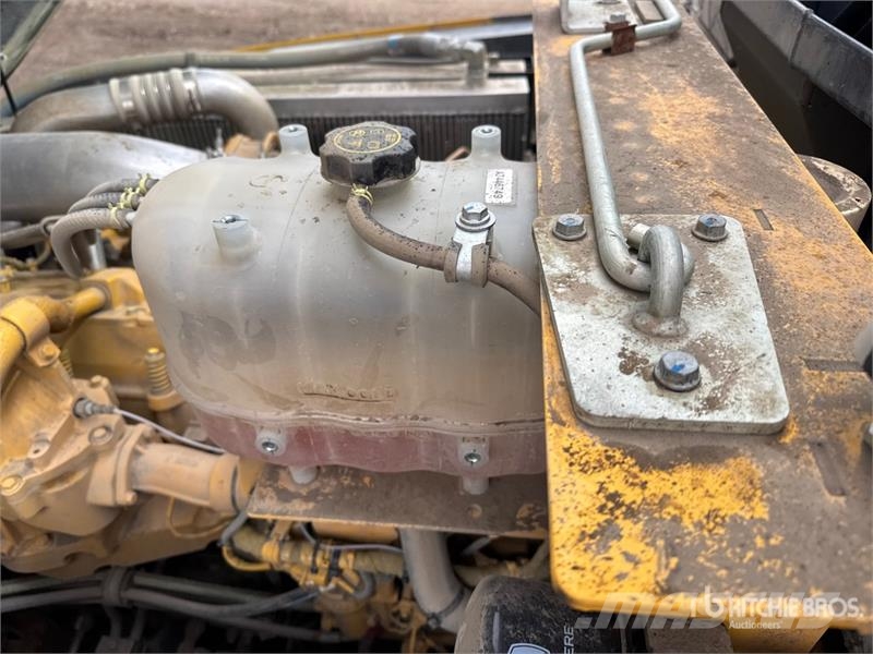 John Deere 460 P-Tier Dúmpers articulados