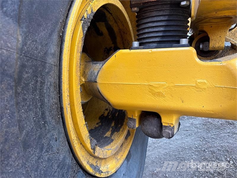 John Deere 460 P-Tier Artikulētie pašizgāzēji