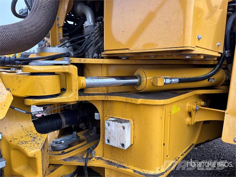 John Deere 460 P-Tier Karjeriniai savivarčiai
