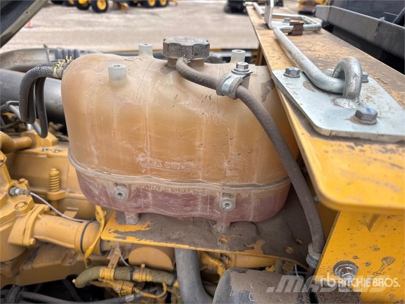 John Deere 460 P-Tier Karjeriniai savivarčiai