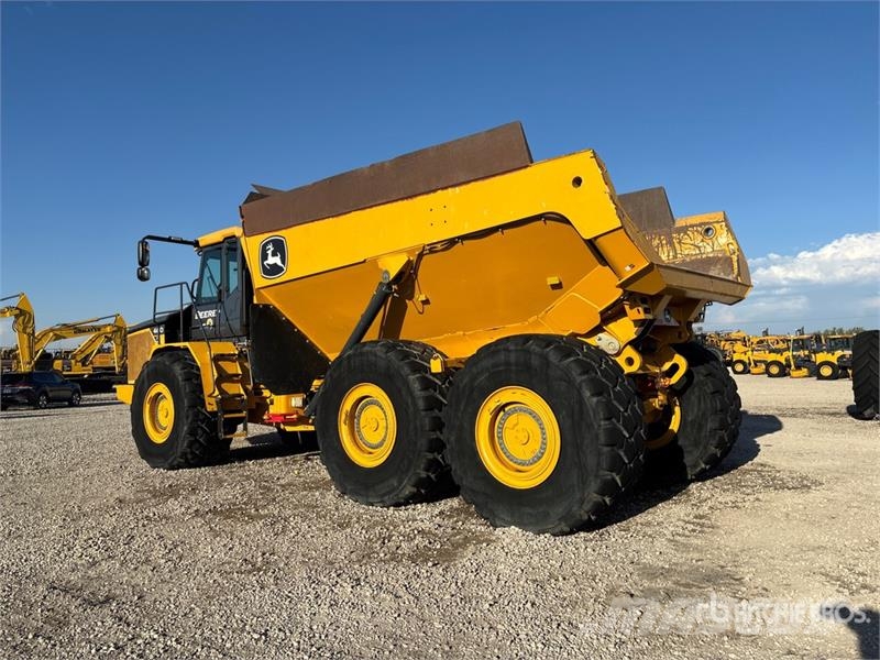 John Deere 460 P-Tier 鉸接式起吊車