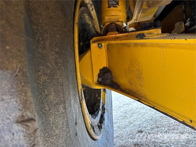 John Deere 460 P-Tier Artikulētie pašizgāzēji